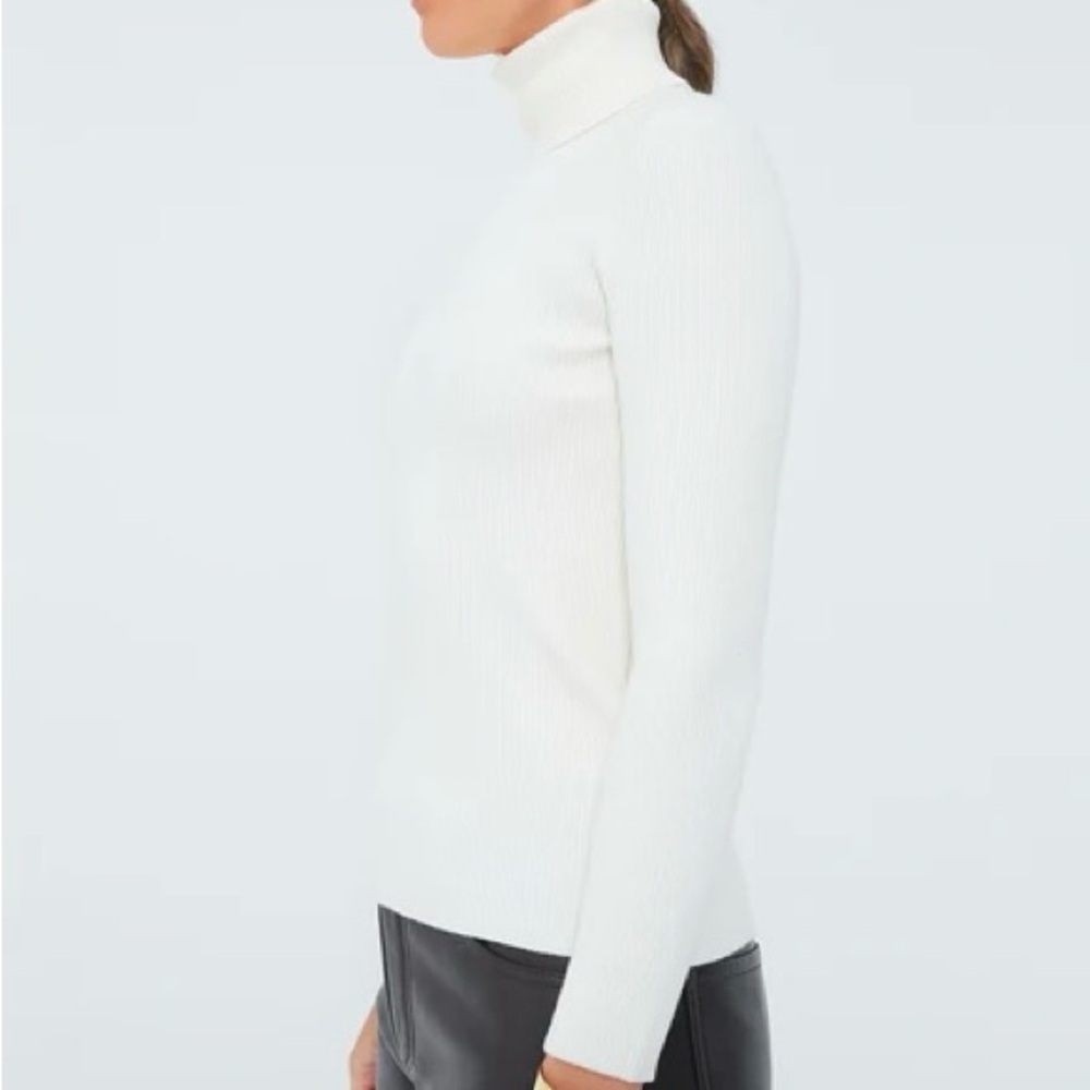 Chico's Turtle Neck White Fitted Sweater US Size Small Chico's Size 0 for Women
